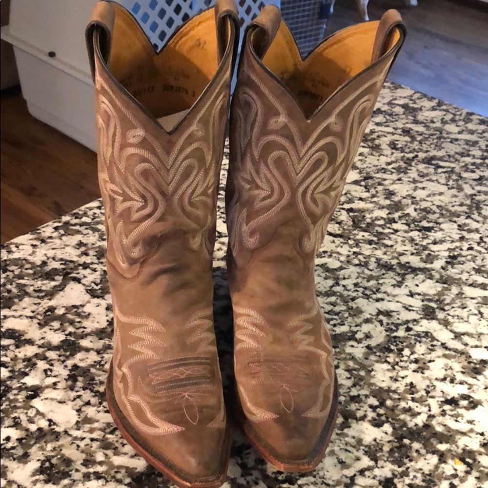 Justin women’s cowgirl boots